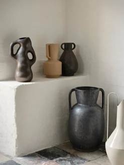 Isolde Vase